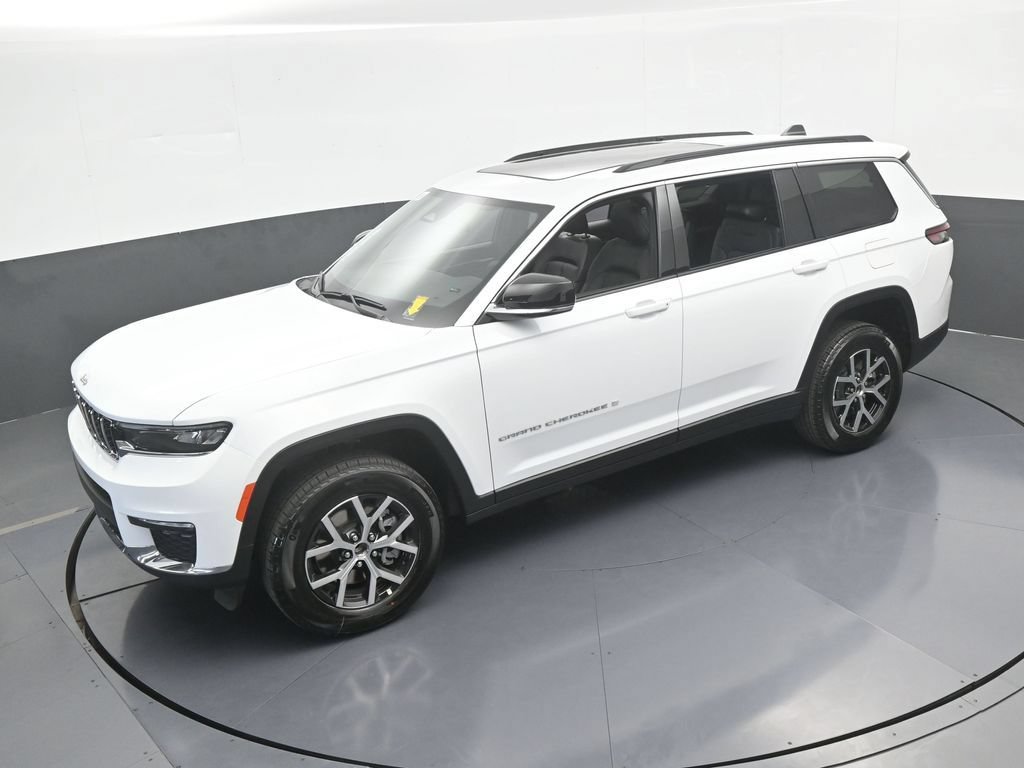 Used 2025 Jeep Grand Cherokee L Limited RWD image 44