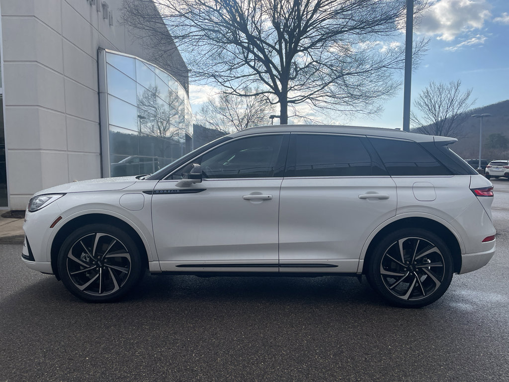 Used 2023 Lincoln Corsair Grand Touring w/ Equipment Group 301A image 6