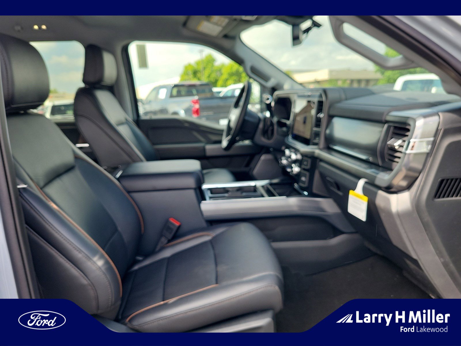 New 2025 Ford F350 Lariat w/ Black Appearance Package image 19