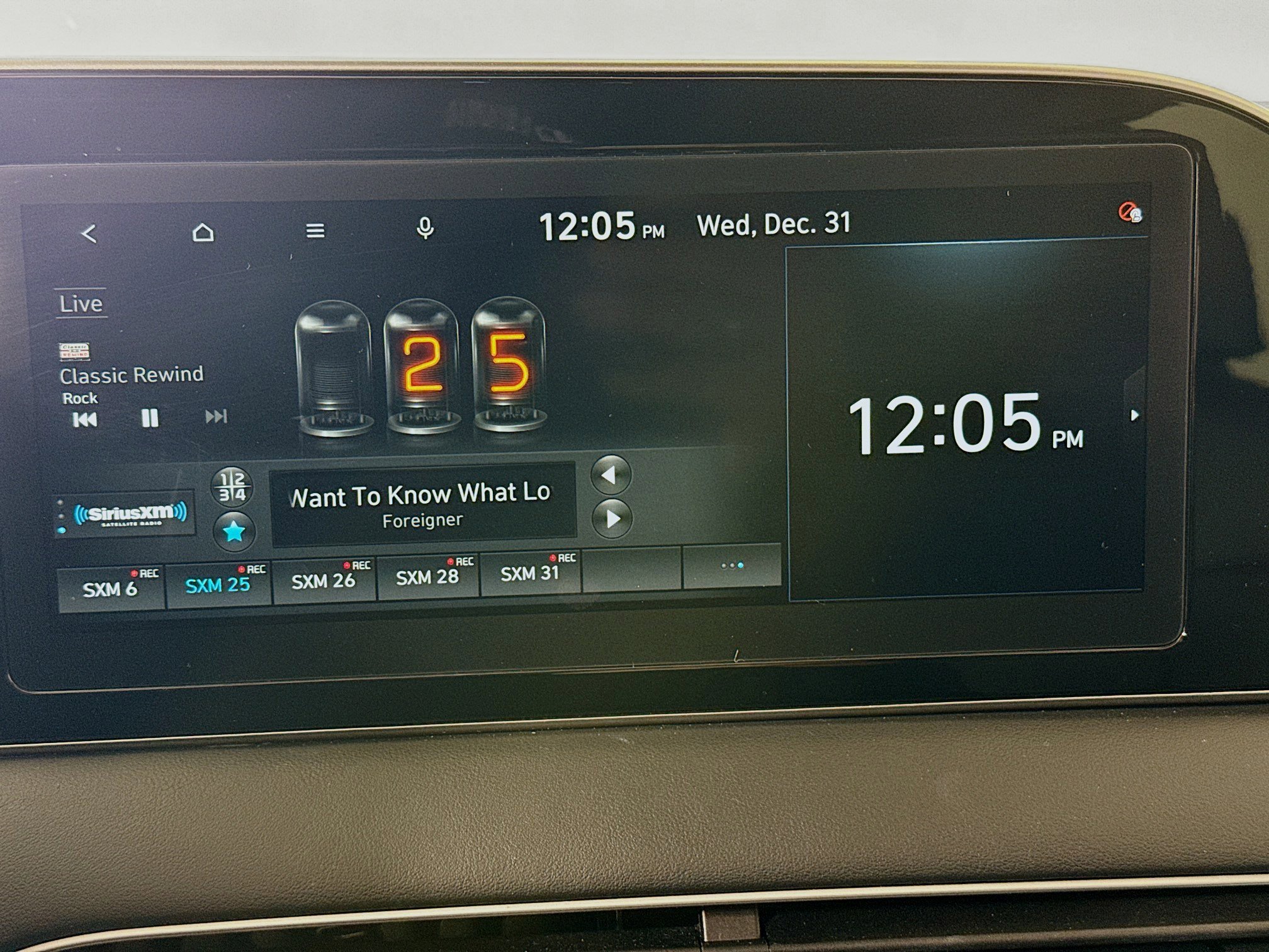 Used 2021 Hyundai Palisade SEL w/ Premium Package image 15