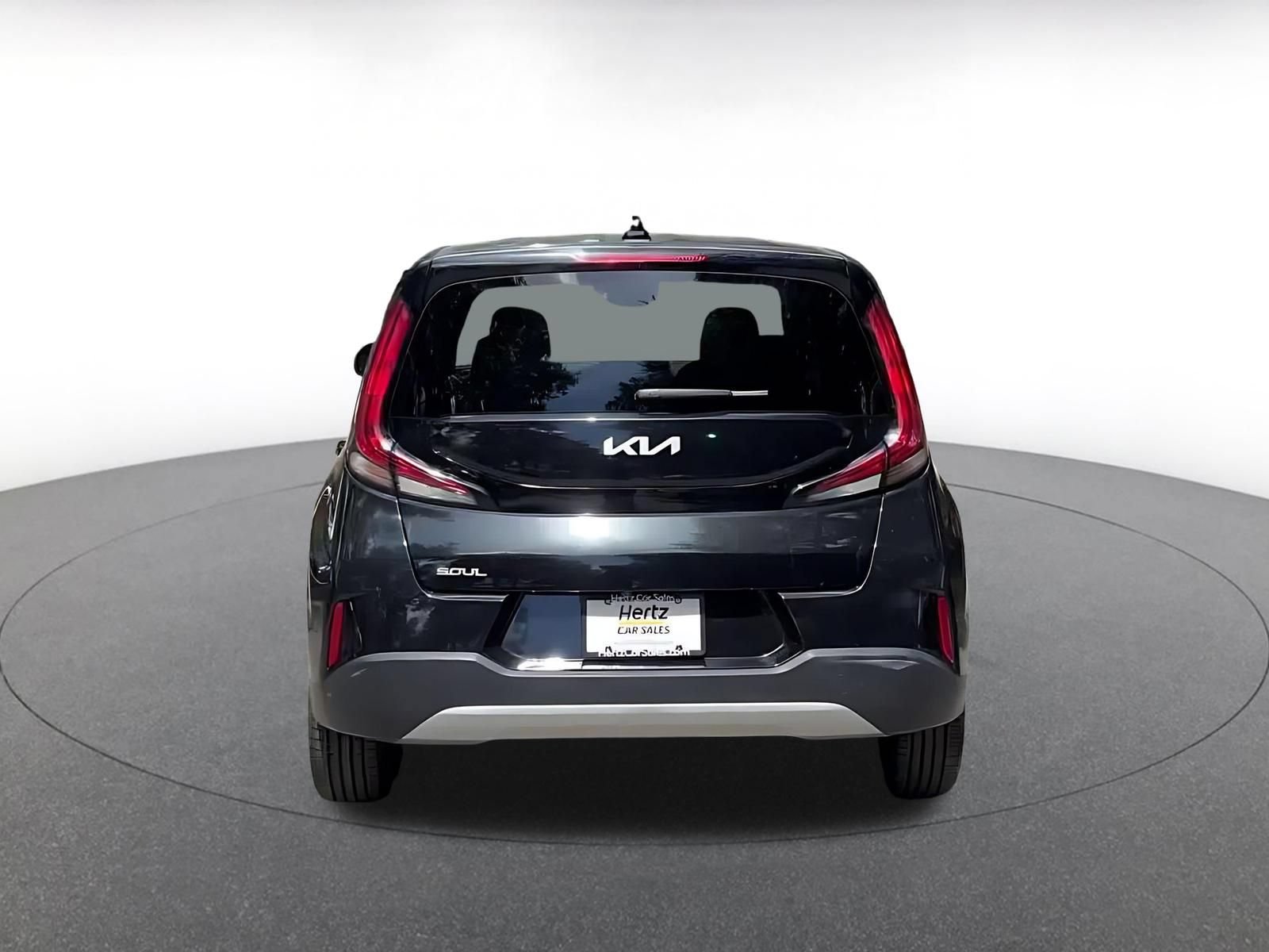 Used 2025 Kia Soul LX w/ LX Technology Package FWD image 12