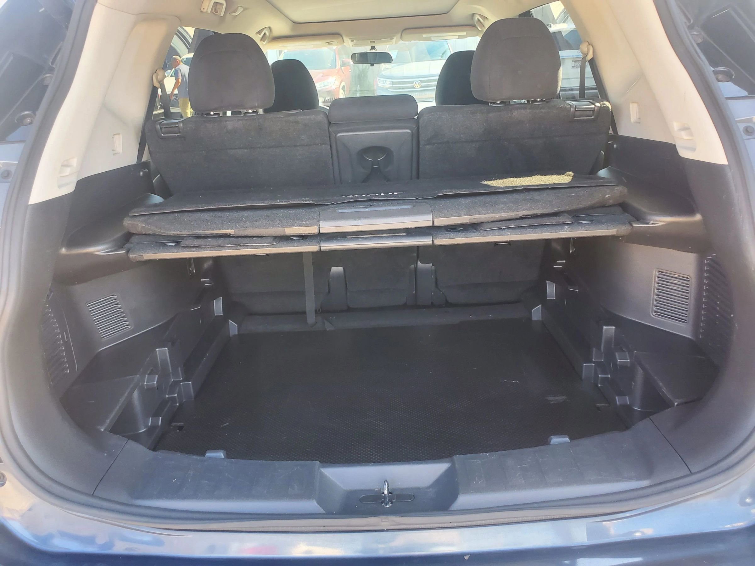 Used 2016 Nissan Rogue SV w/ SV Premium Package image 46