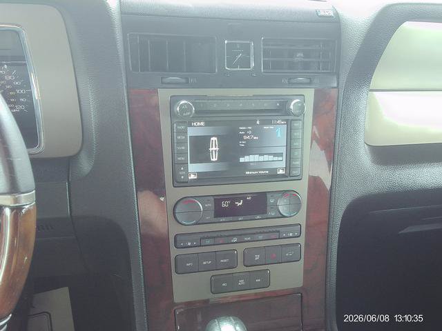 Used 2014 Lincoln Navigator 4WD image 14