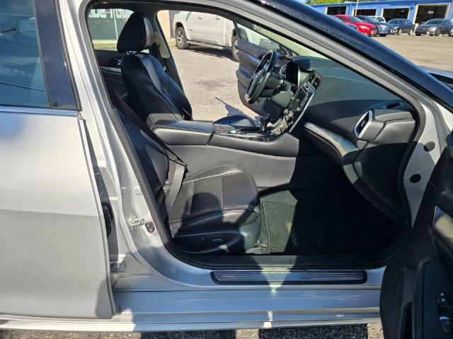 Used 2020 Nissan Maxima 3.5 SL w/ Floor Mat Group image 11