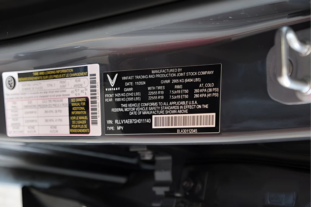 New 2025 VinFast VF 8 Eco AWD/4WD image 24