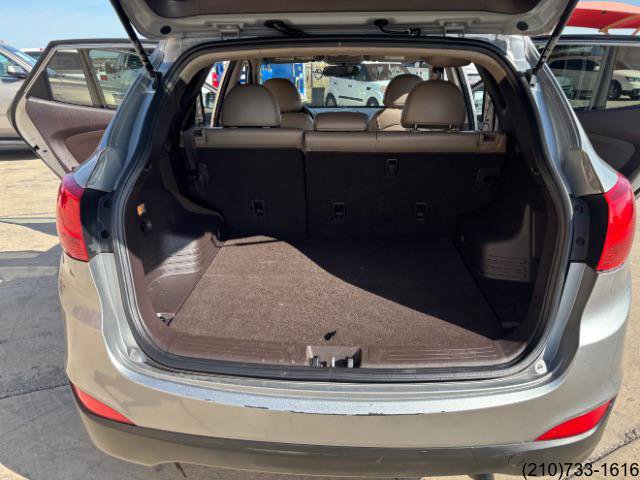 Used 2015 Hyundai Tucson SE image 25