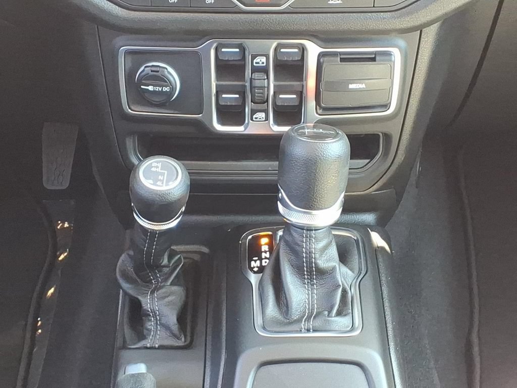 New 2026 Jeep Gladiator Sport AWD/4WD image 17