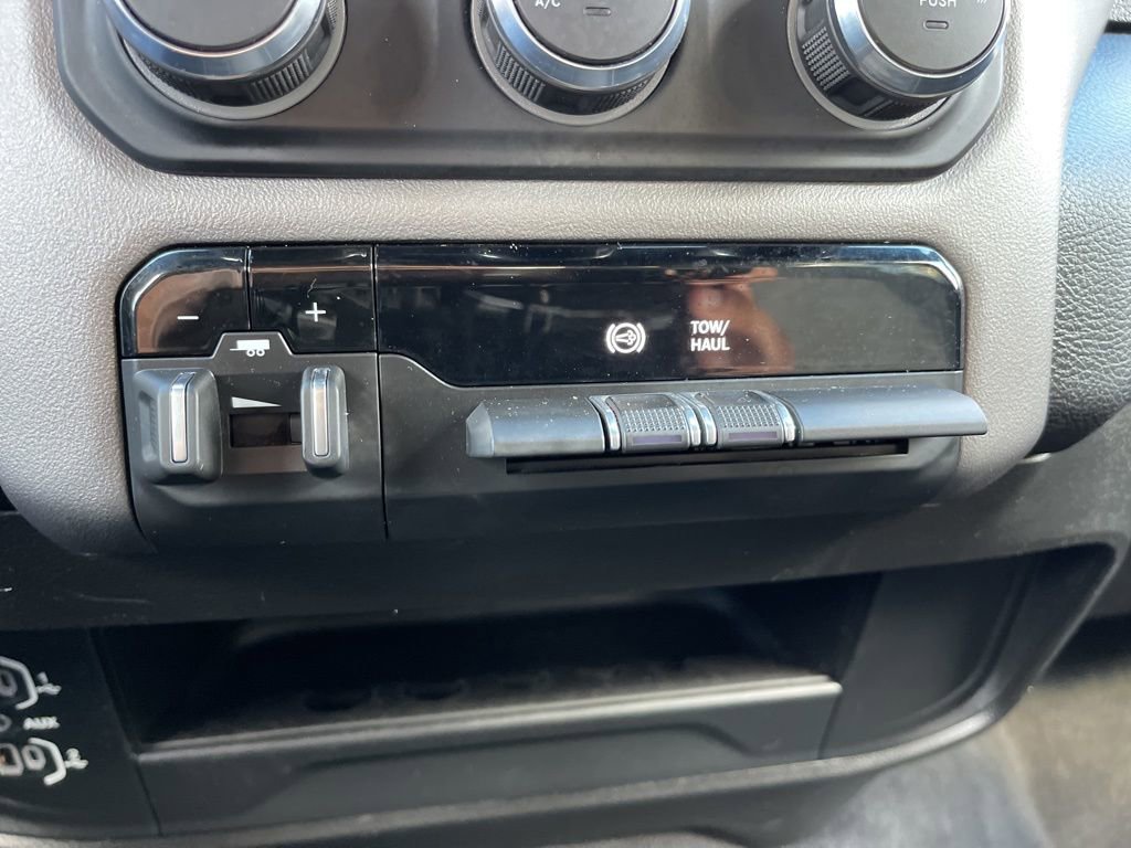 Certified 2024 RAM 2500 Big Horn AWD/4WD image 13