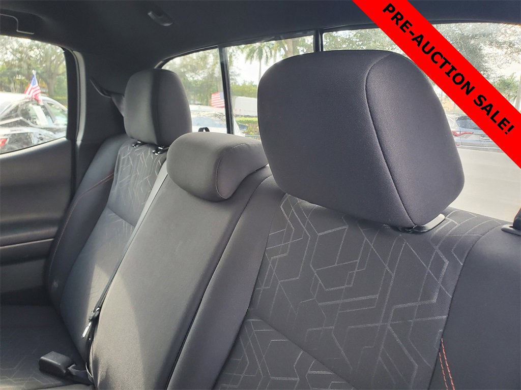 Used 2017 Toyota Tacoma TRD Sport image 12