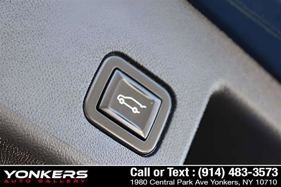 Used 2022 Chevrolet Equinox RS w/ Infotainment Package image 46