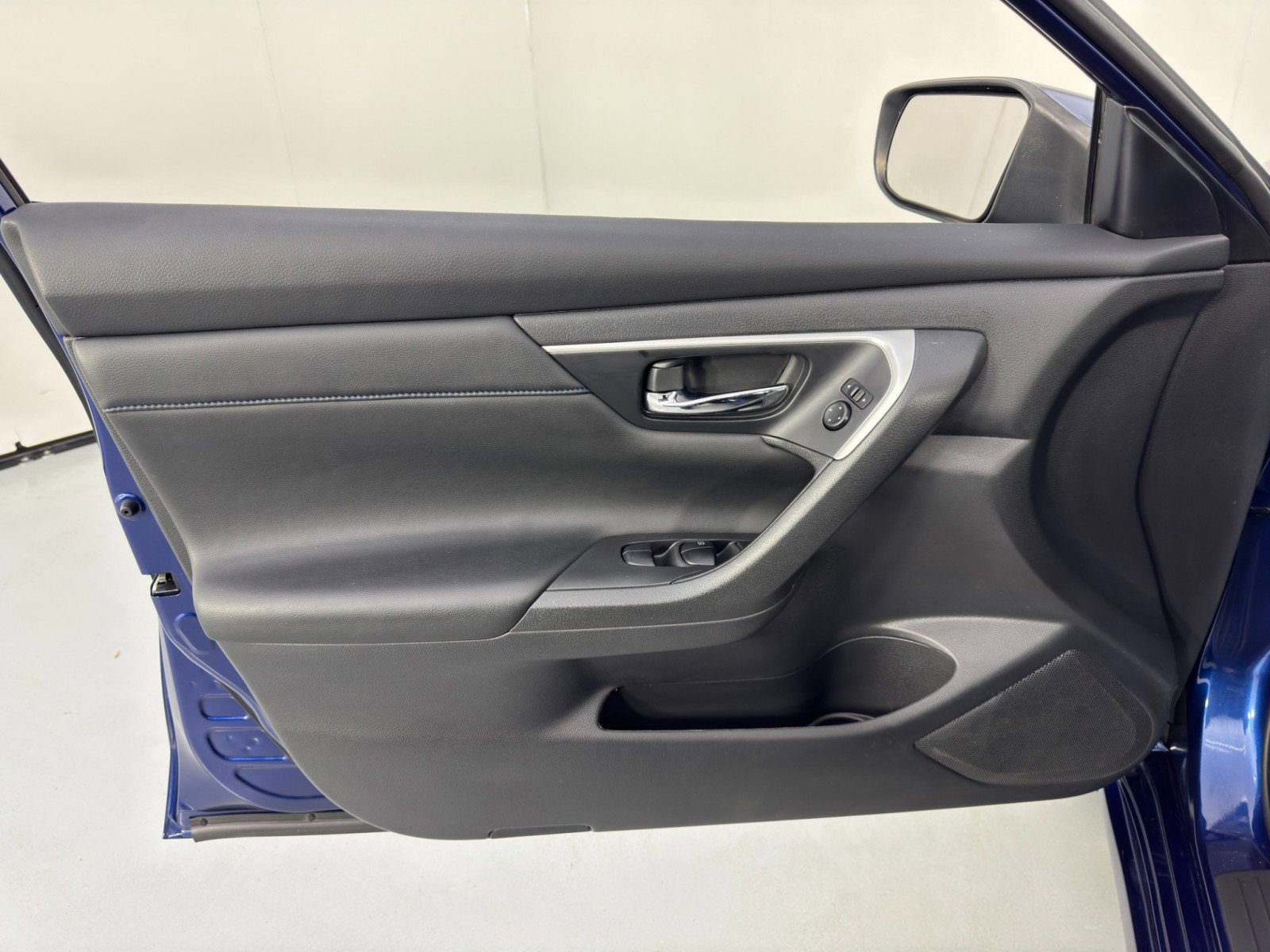 Used 2017 Nissan Altima 2.5 SR image 35