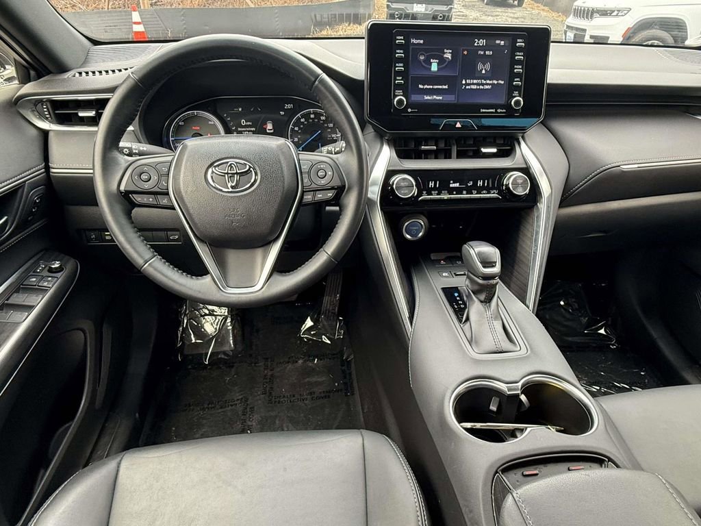 Used 2022 Toyota Venza XLE image 14