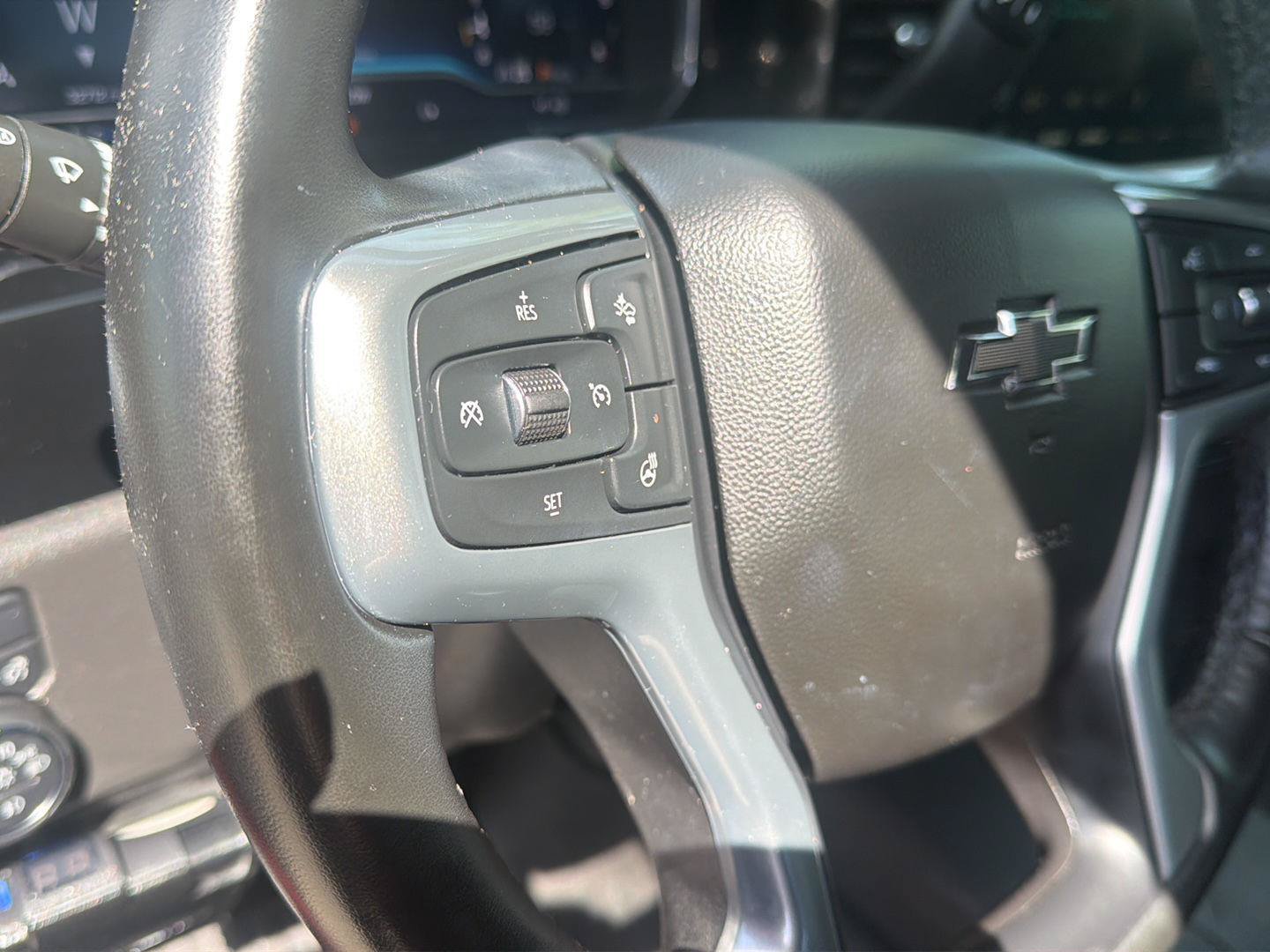 Used 2023 Chevrolet Silverado 1500 RST AWD/4WD image 17