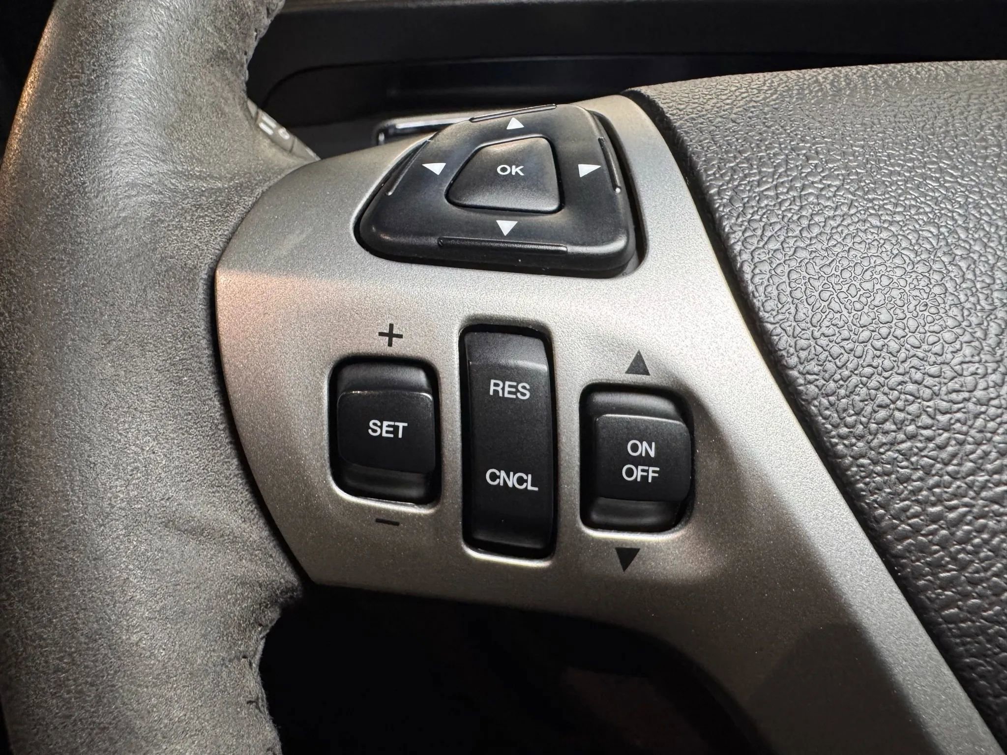 Used 2013 Ford Taurus SHO image 24