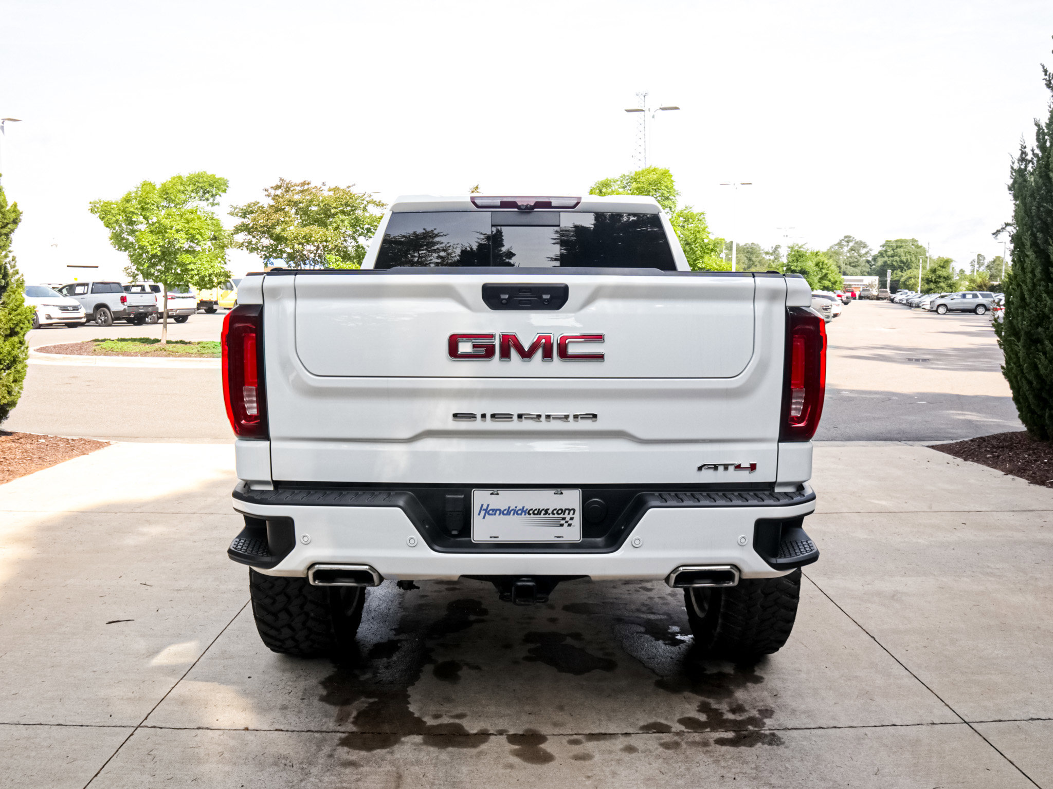Used 2023 GMC Sierra 1500 AT4 w/ Technology Package AWD/4WD image 10