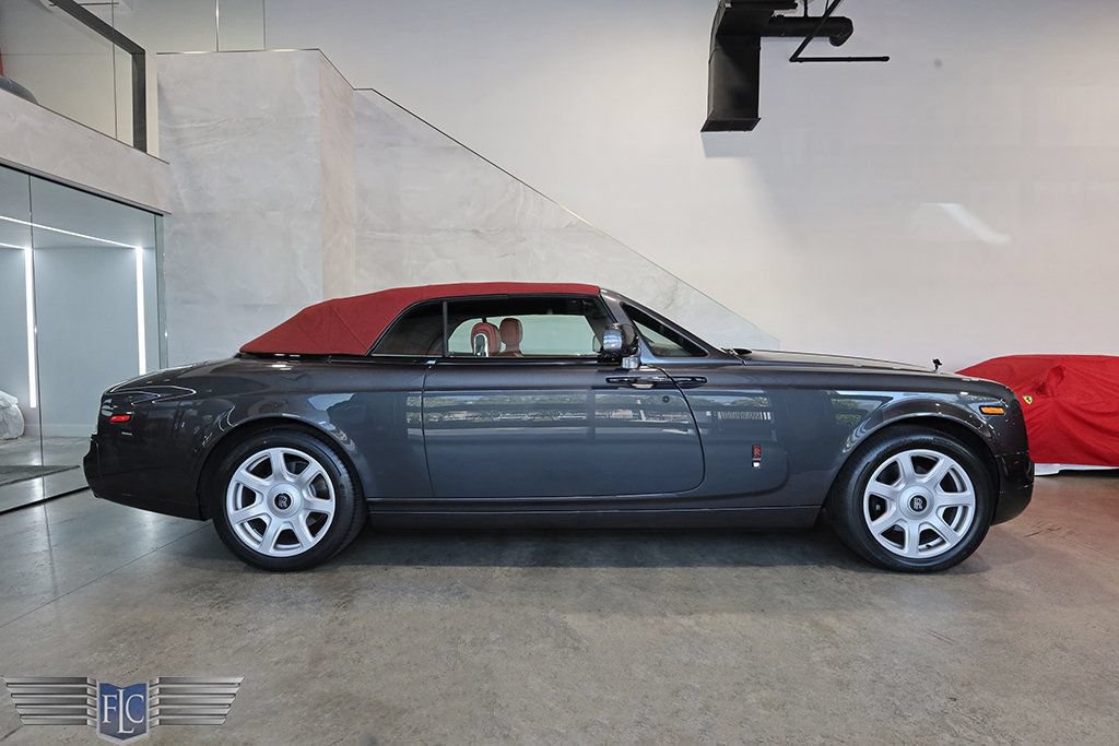 Used 2017 Rolls-Royce Phantom Drophead Coupe RWD image 47