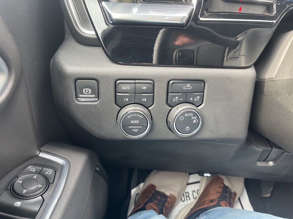 Used 2025 Chevrolet Silverado 1500 LT image 17