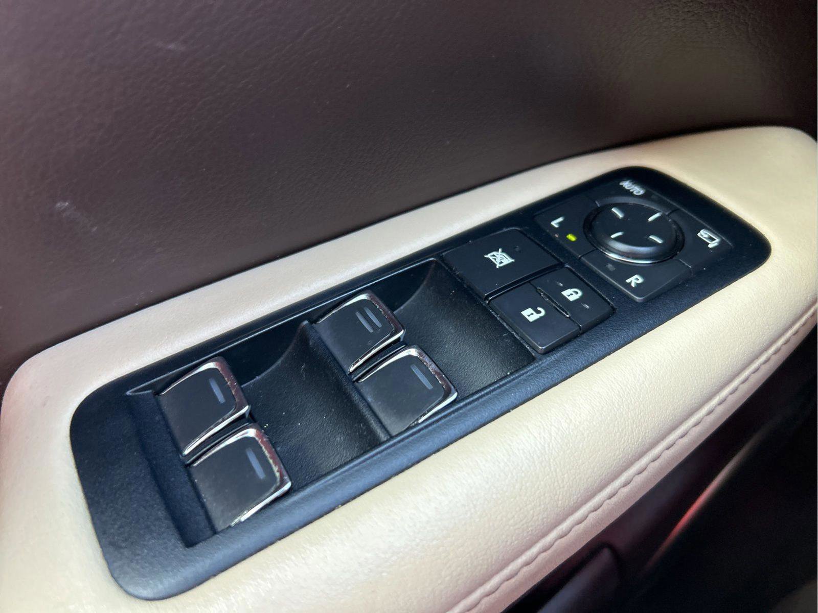Used 2017 Lexus RX 450h AWD w/ Luxury Package image 25
