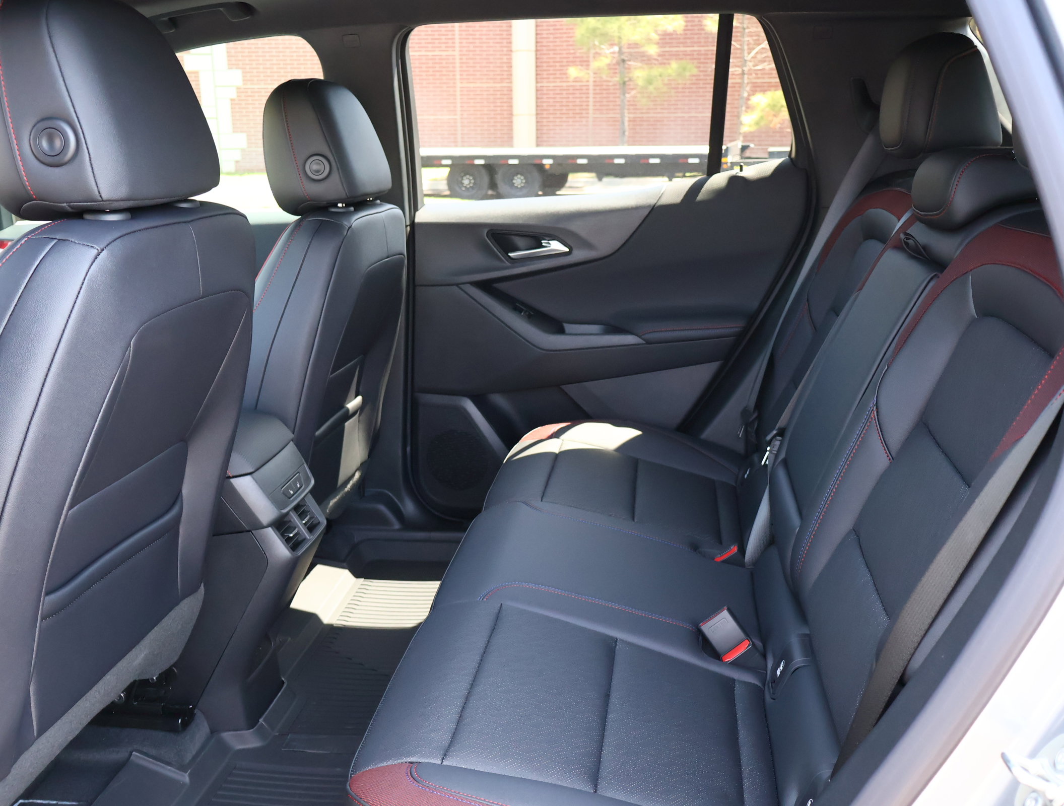 New 2026 Chevrolet Equinox RS w/ Convenience Package III FWD image 23