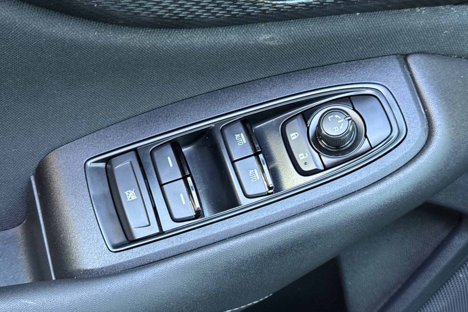 Used 2020 Subaru Outback Premium image 13