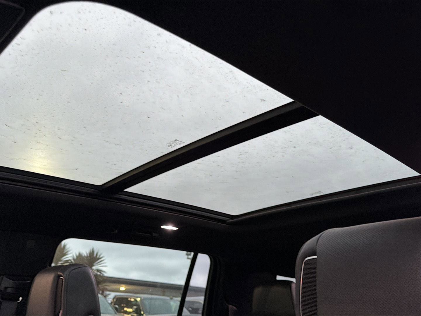 Used 2023 Cadillac Escalade ESV Premium Luxury image 10