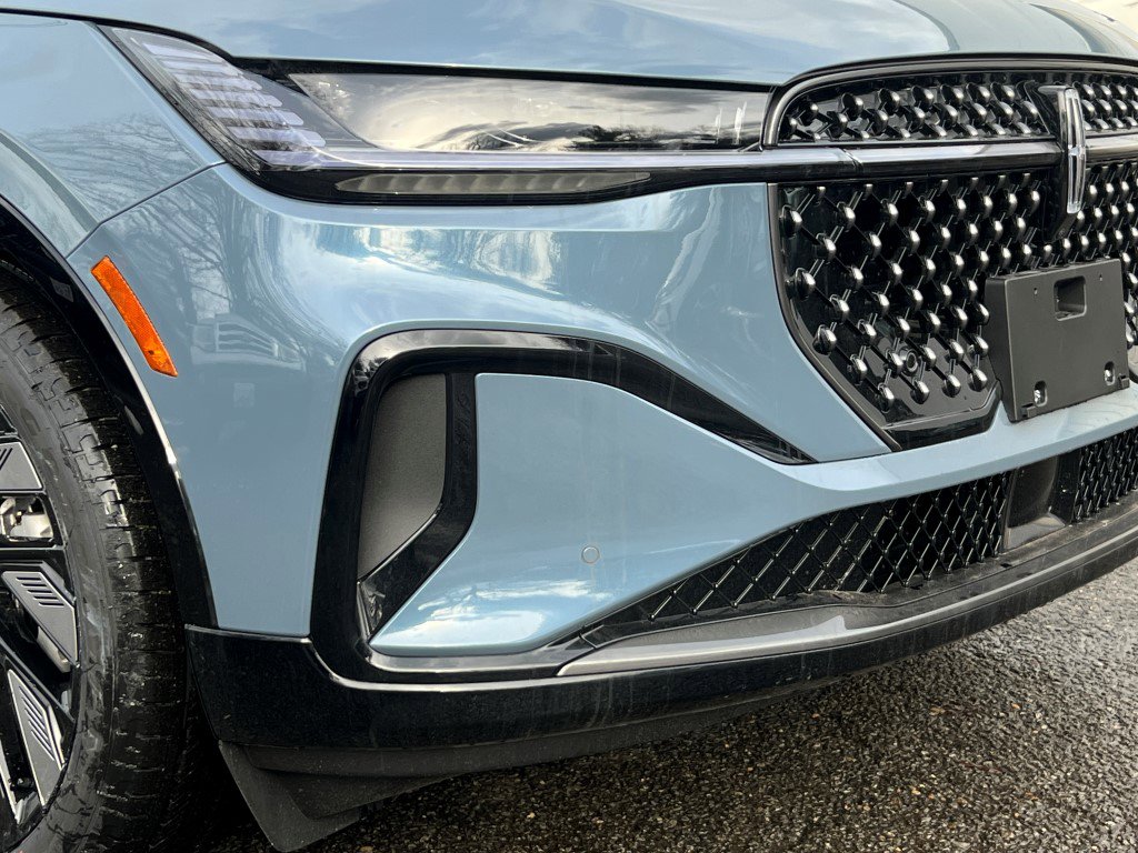 New 2026 Lincoln Nautilus Reserve w/ Jet Appearance Package image 2