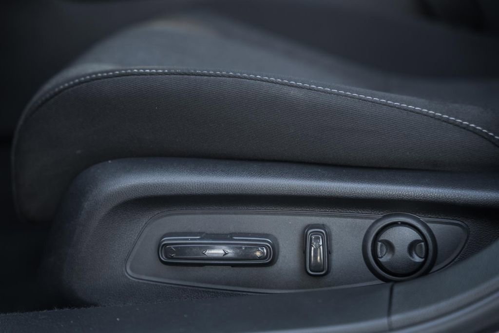 Certified 2023 Honda Accord EX image 32