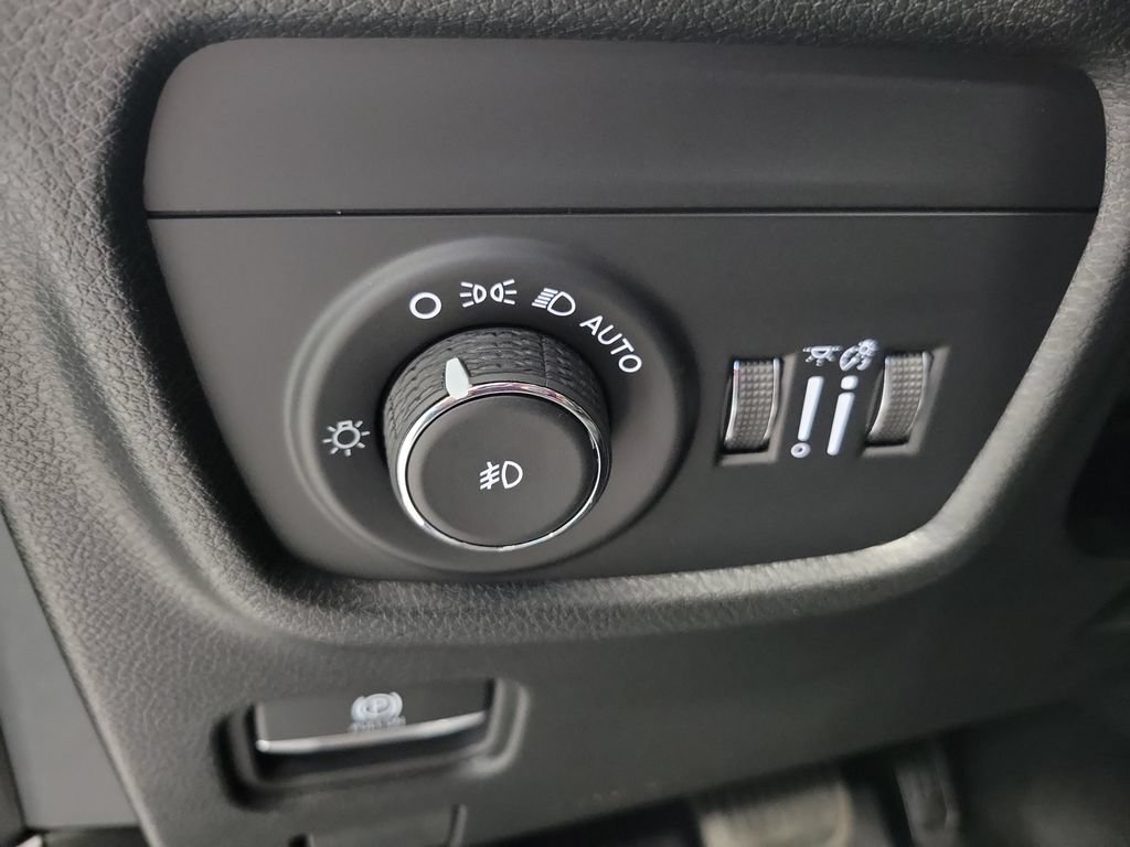 New 2026 Jeep Grand Cherokee L Limited AWD/4WD image 14