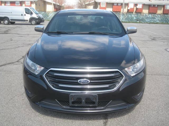 Used 2013 Ford Taurus Limited image 2