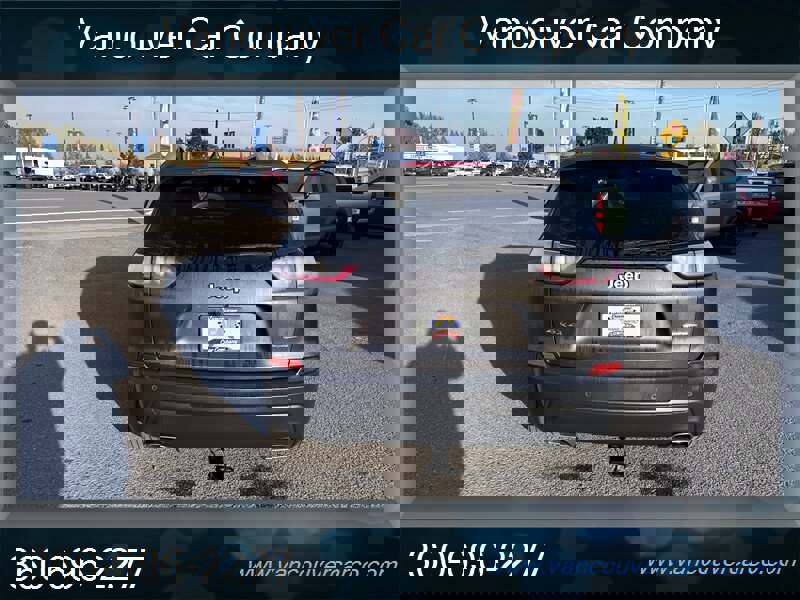 Used 2019 Jeep Cherokee Latitude Plus w/ Cold Weather Group image 5