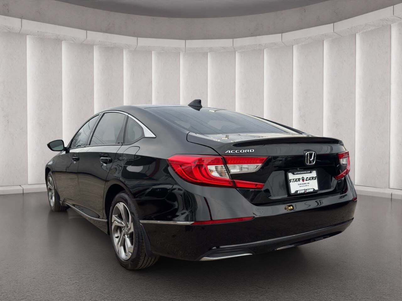 Used 2018 Honda Accord EX image 3