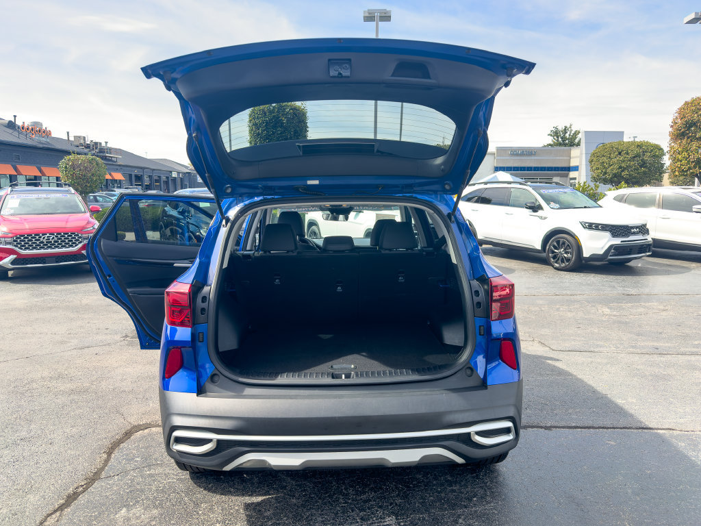 Used 2021 Kia Seltos S FWD image 15