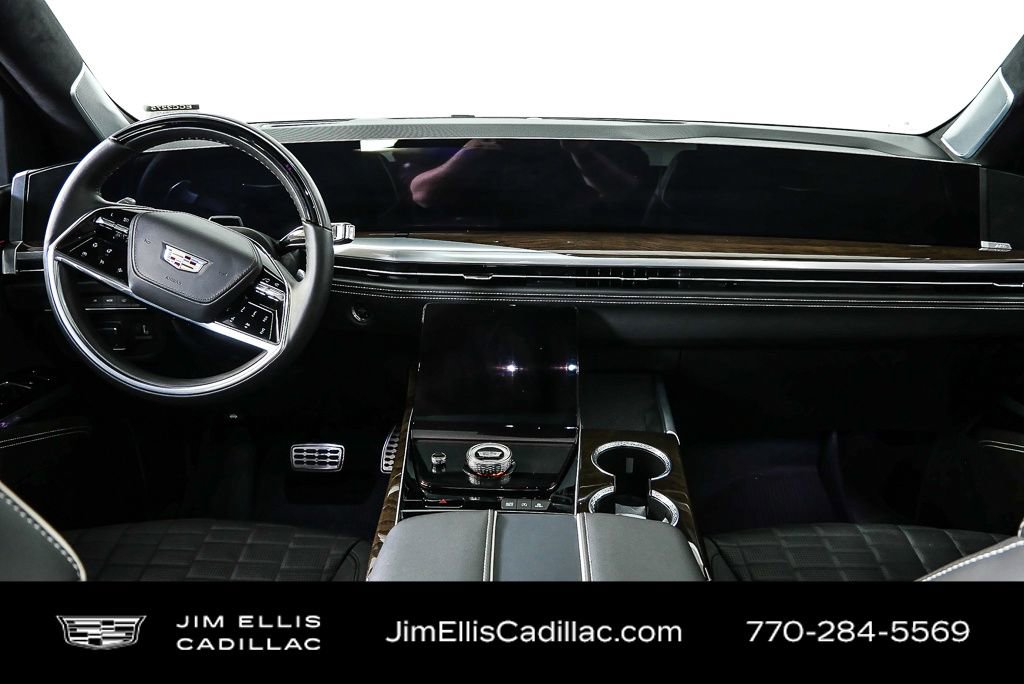 Used 2025 Cadillac Escalade Sport Platinum w/ LPO, ONYX Package image 23