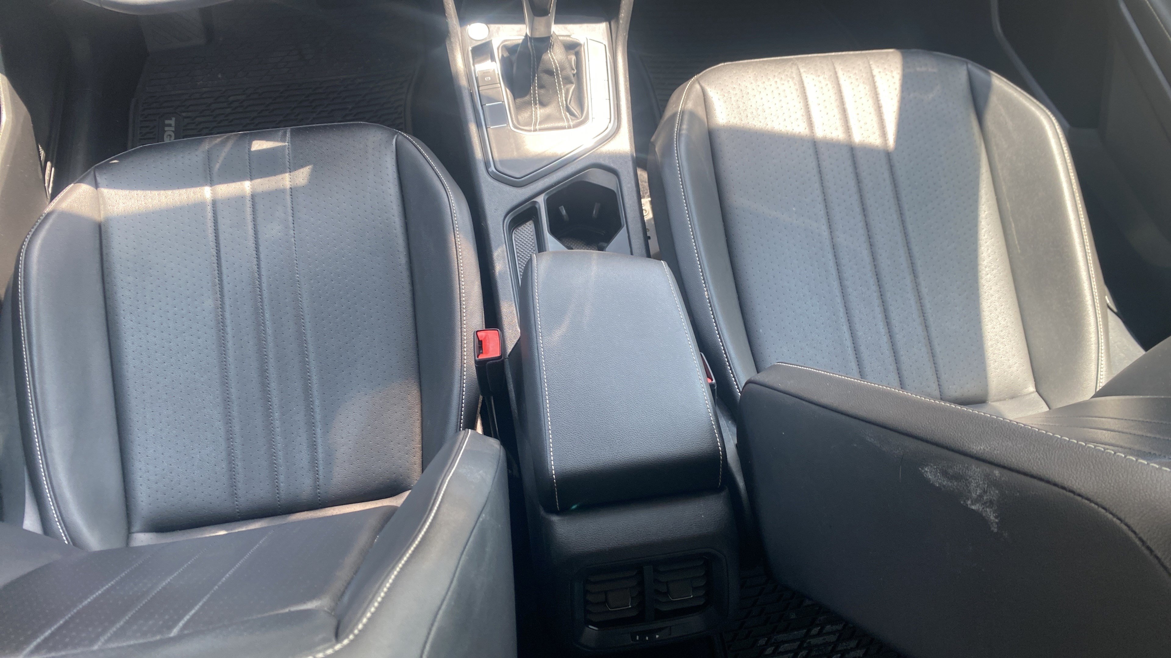 Used 2022 Volkswagen Tiguan SE FWD image 19
