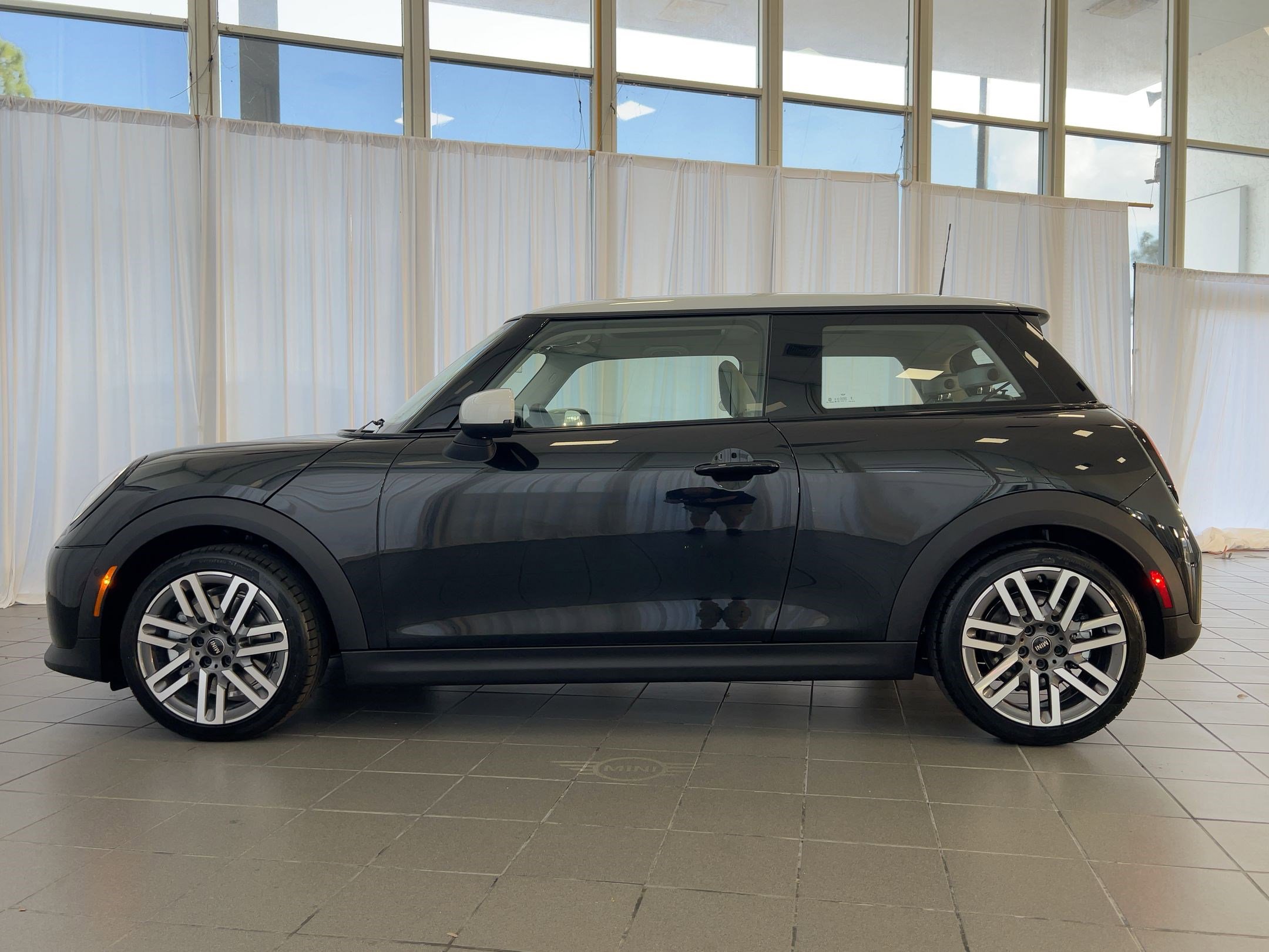 New 2026 MINI Cooper 2-Door Hardtop FWD image 2