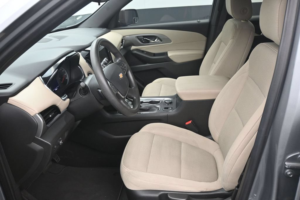 Used 2023 Chevrolet Traverse LS FWD image 10