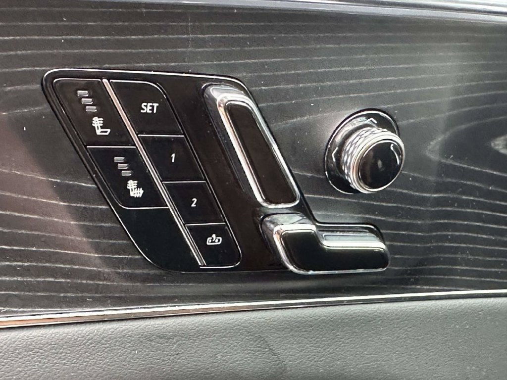 Used 2024 Cadillac Lyriq Sport RWD image 35