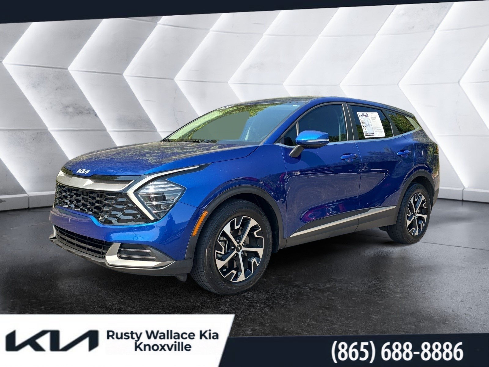 Used 2025 Kia Sportage EX FWD image 1