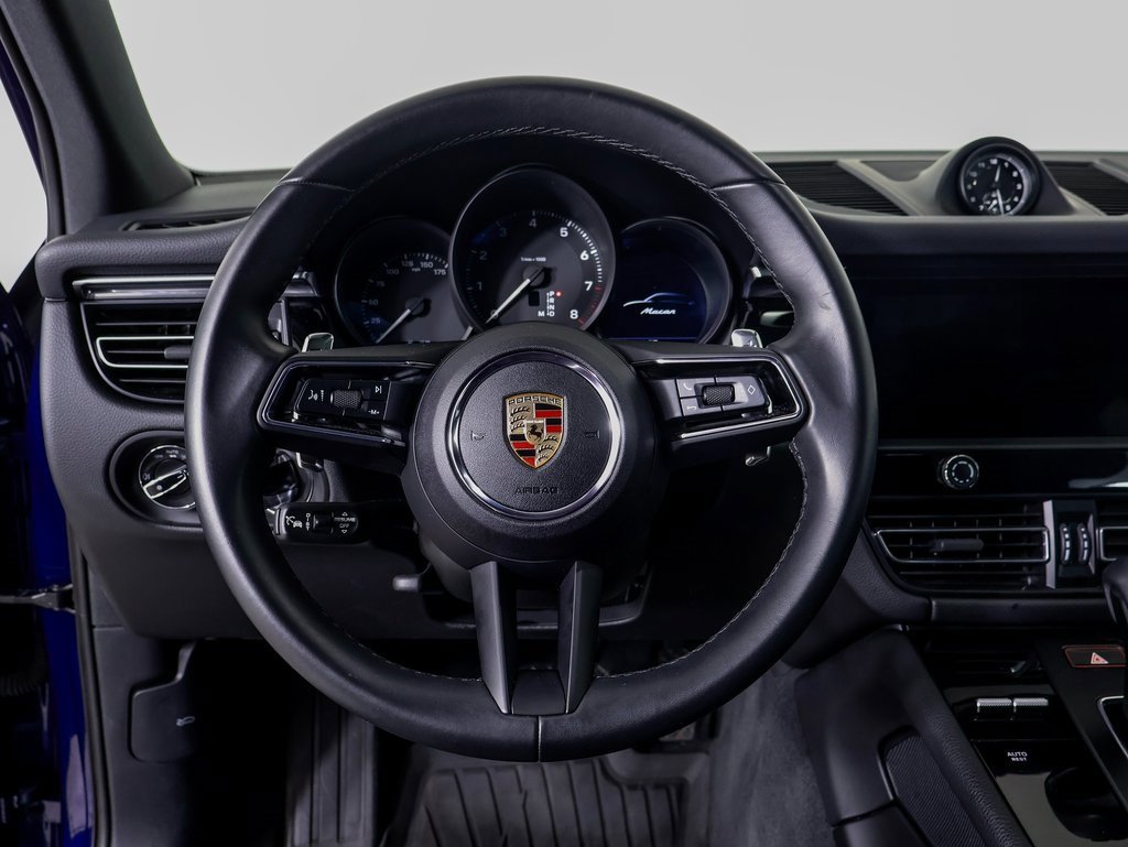 Used 2025 Porsche Macan image 10