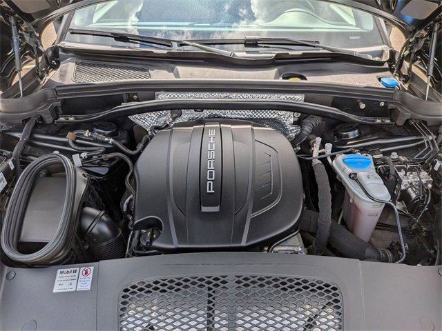 Used 2018 Porsche Macan Sport Edition image 39