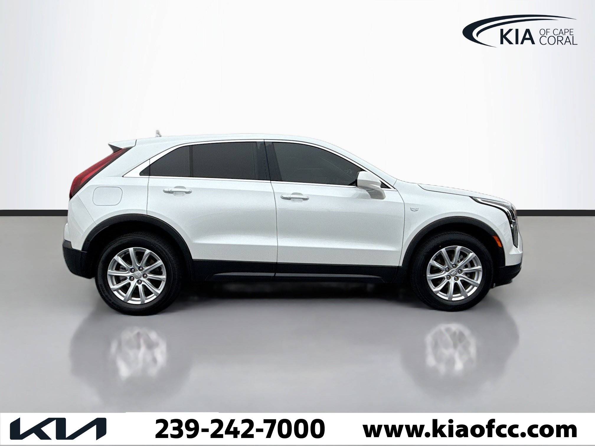Used 2023 Cadillac XT4 Luxury w/ Driver Awareness Package image 7