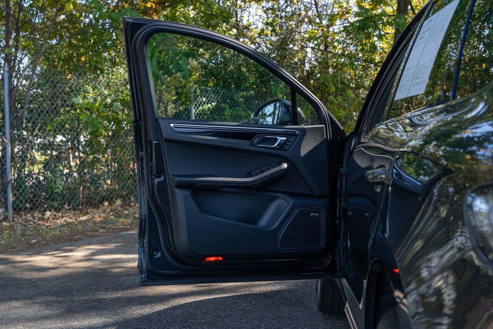 Certified 2025 Porsche Macan image 20