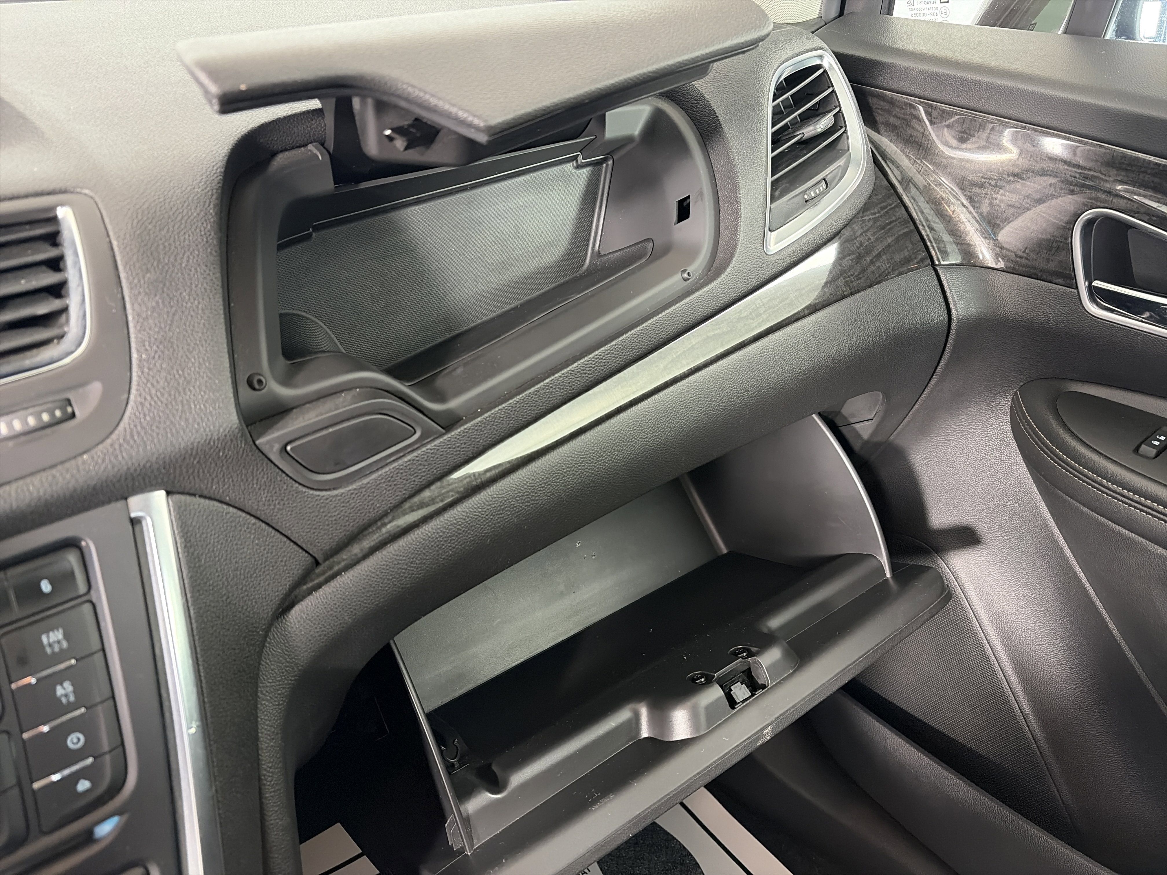 Used 2016 Buick Encore AWD image 30