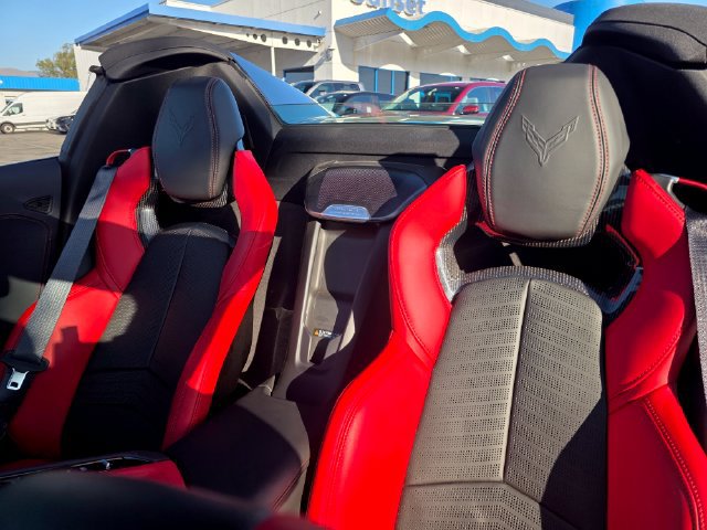 Used 2025 Chevrolet Corvette Stingray Preferred Conv w/ Z51 Performance Package RWD image 18