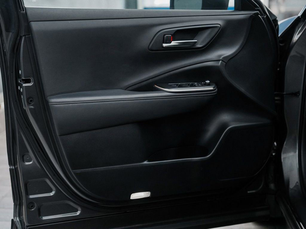 Used 2023 Toyota Crown XLE image 11