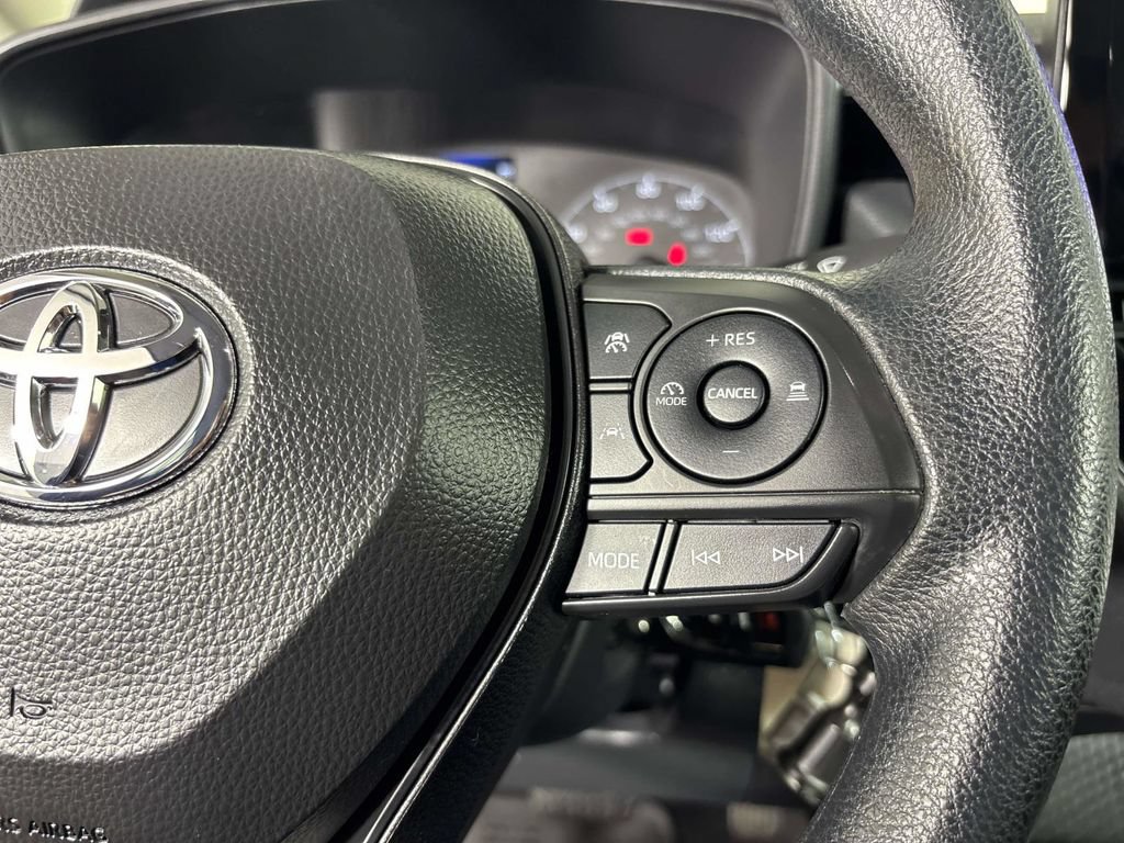 Used 2025 Toyota Corolla LE FWD image 19