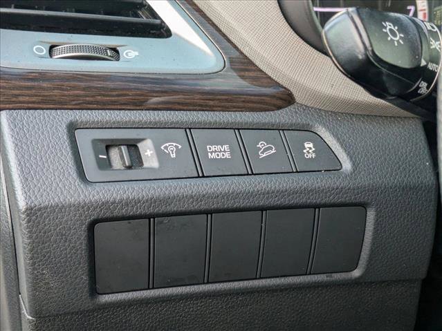 Used 2018 Hyundai Santa Fe Sport w/ 2.4L Value Package 02 image 8