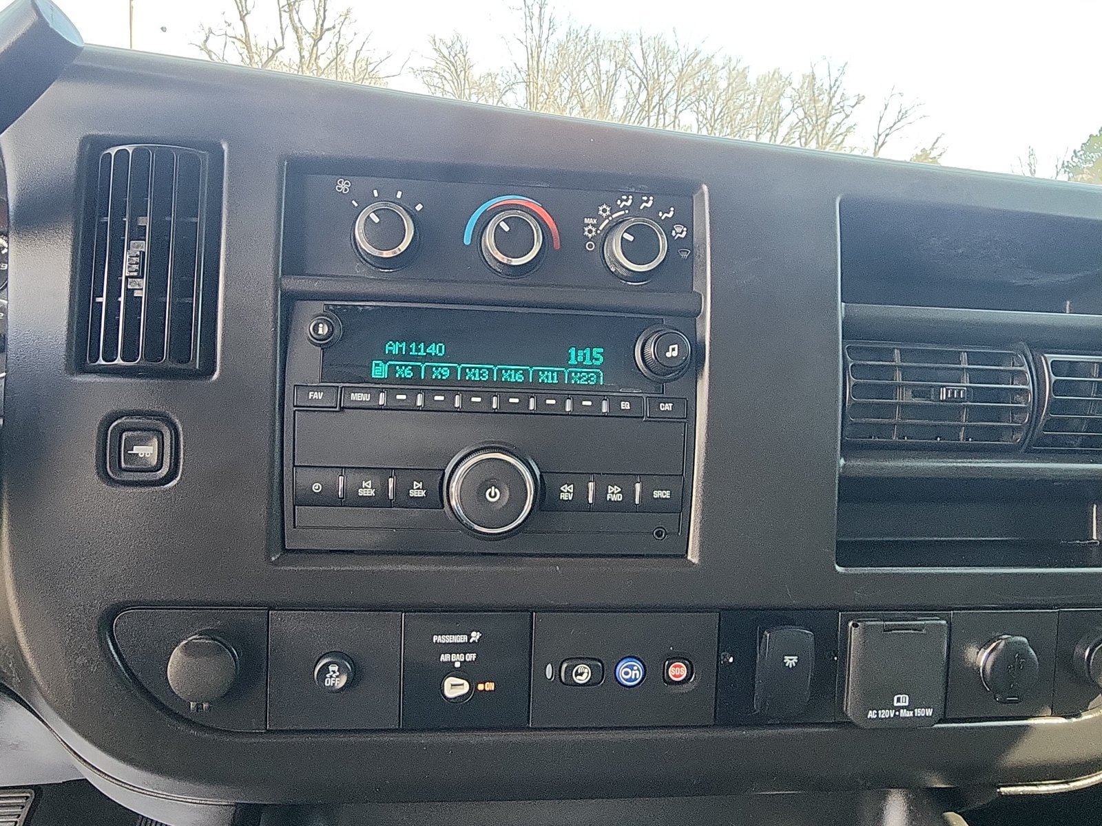 Used 2022 Chevrolet Express 3500 w/ Power Convenience Package RWD image 17
