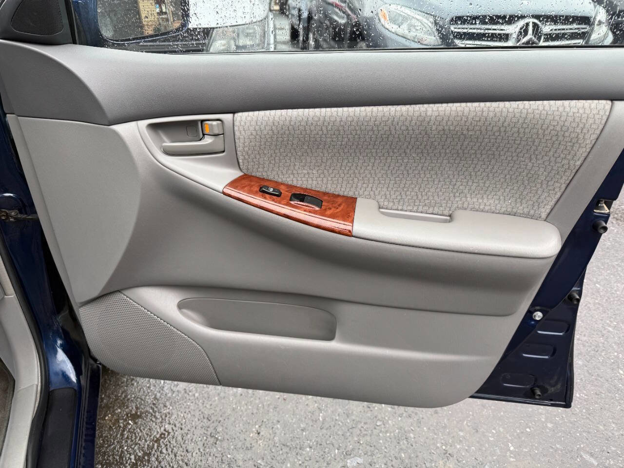 Used 2004 Toyota Corolla CE FWD image 31