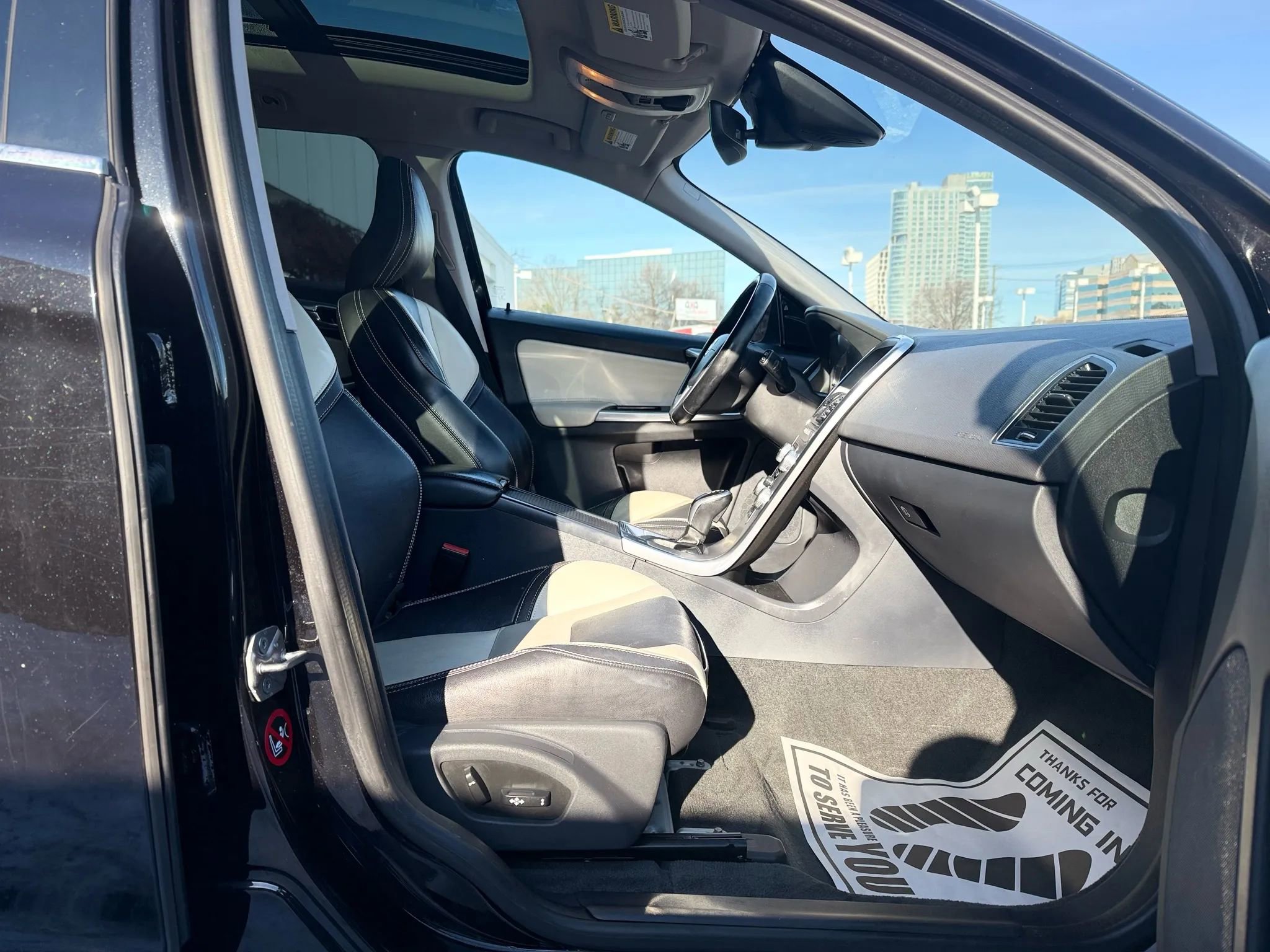 Used 2017 Volvo XC60 T5 Dynamic w/ Preferred Option Package image 35